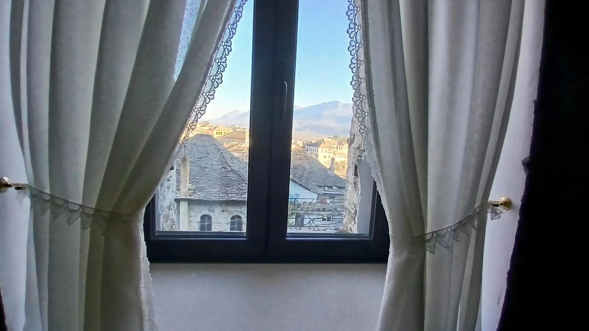 Old Bazar Apartment In A Beautiful Stone House A Few Steps From Public Parking ジロカストラ