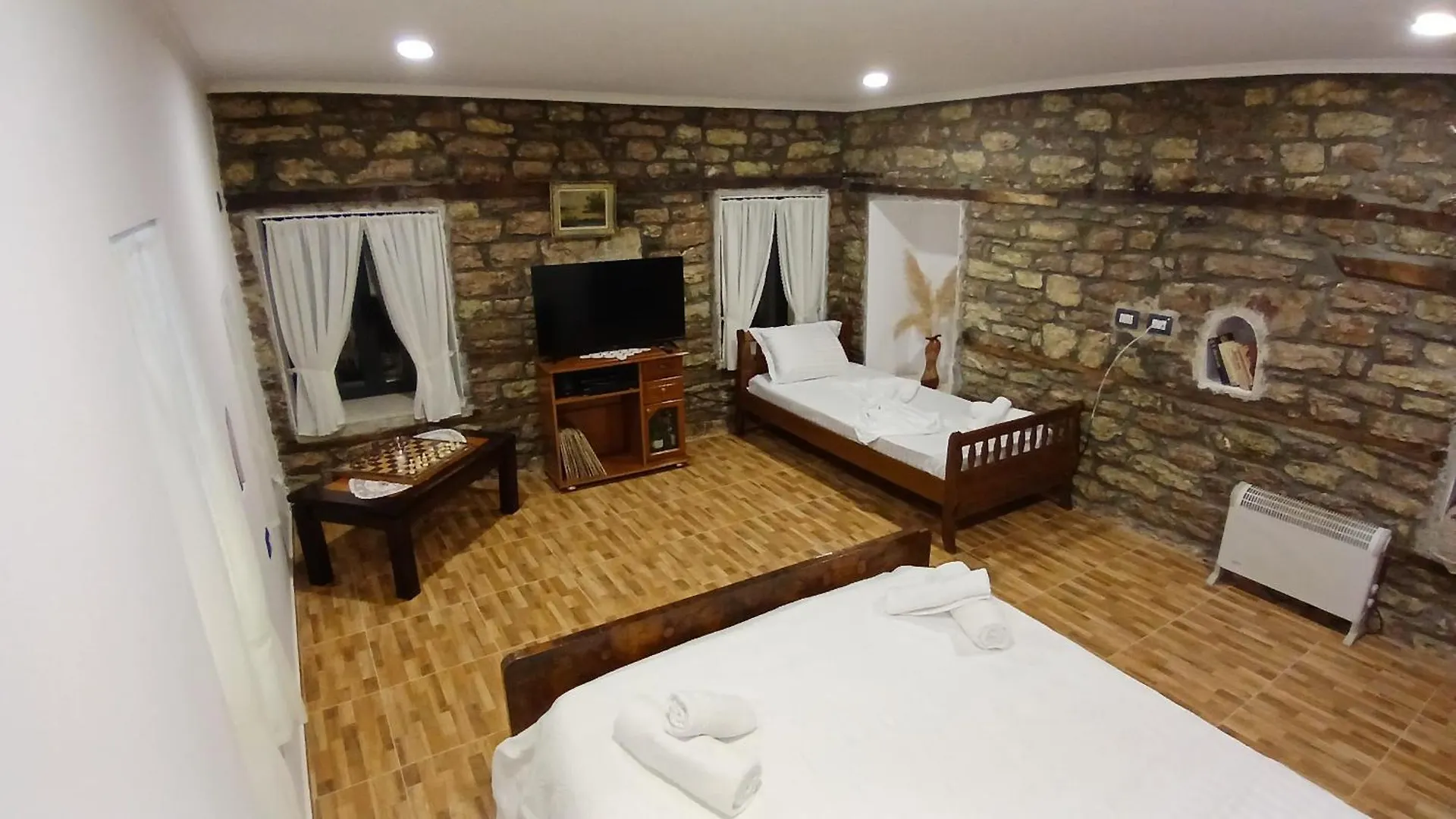 Old Bazar Apartment In A Beautiful Stone House A Few Steps From Public Parking ジロカストラ