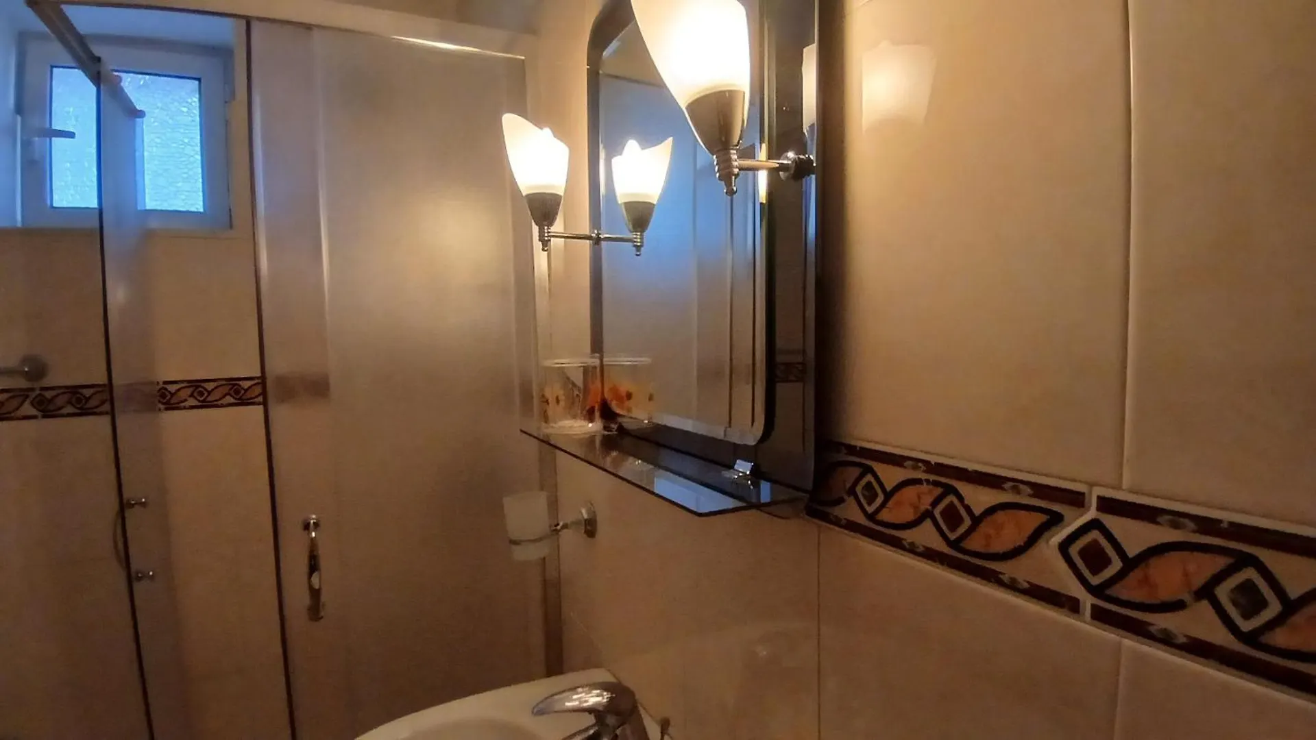 Old Bazar Apartment In A Beautiful Stone House A Few Steps From Public Parking ジロカストラ アルバニア